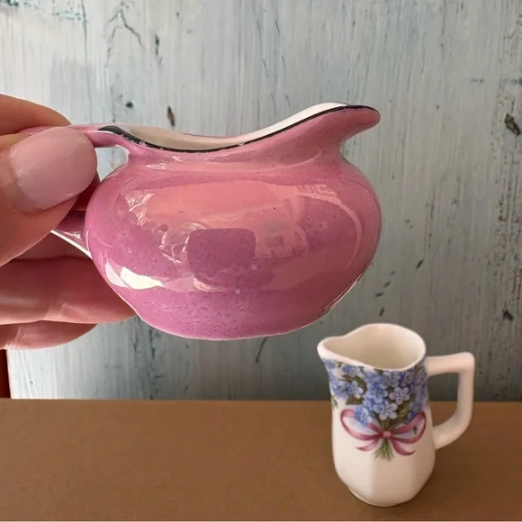 Bundle of (2) Little Pitchers - one pink & other blue flowers with pink ribbon - Picture 3 of 8